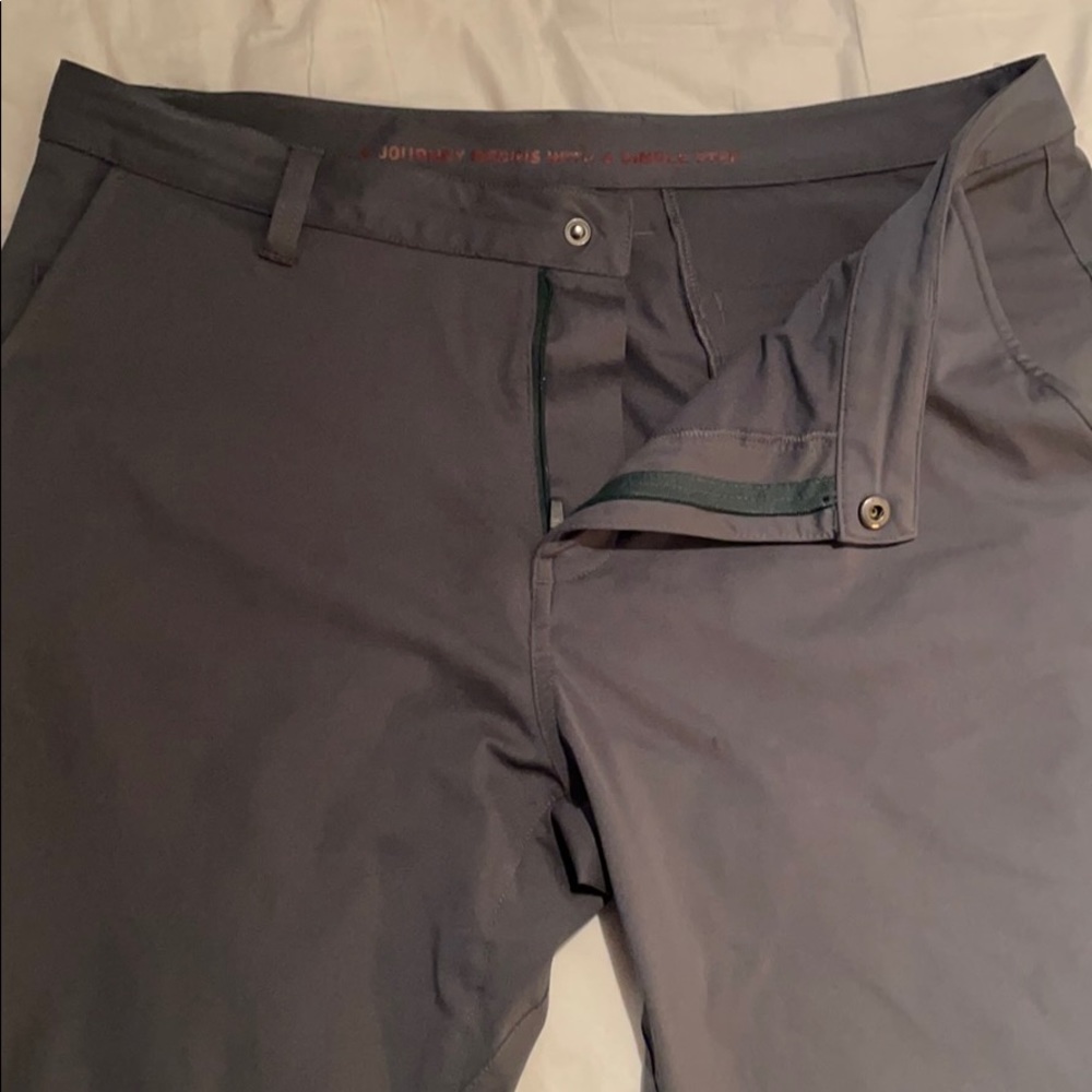 Rhone commuter pants slim in nephrite color